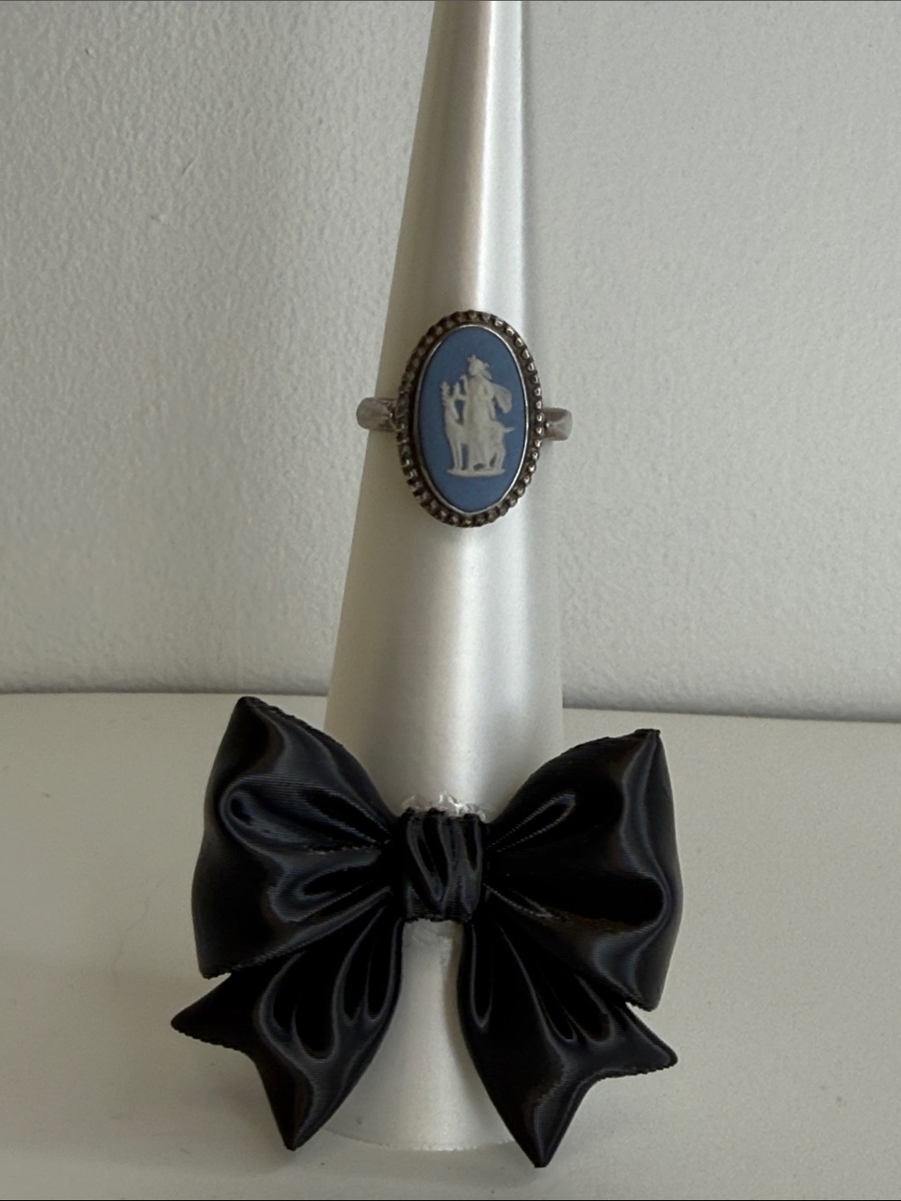 Vintage Wedgwood Blue Jasperware Sterling Silver Diana Huntress Cameo Ring